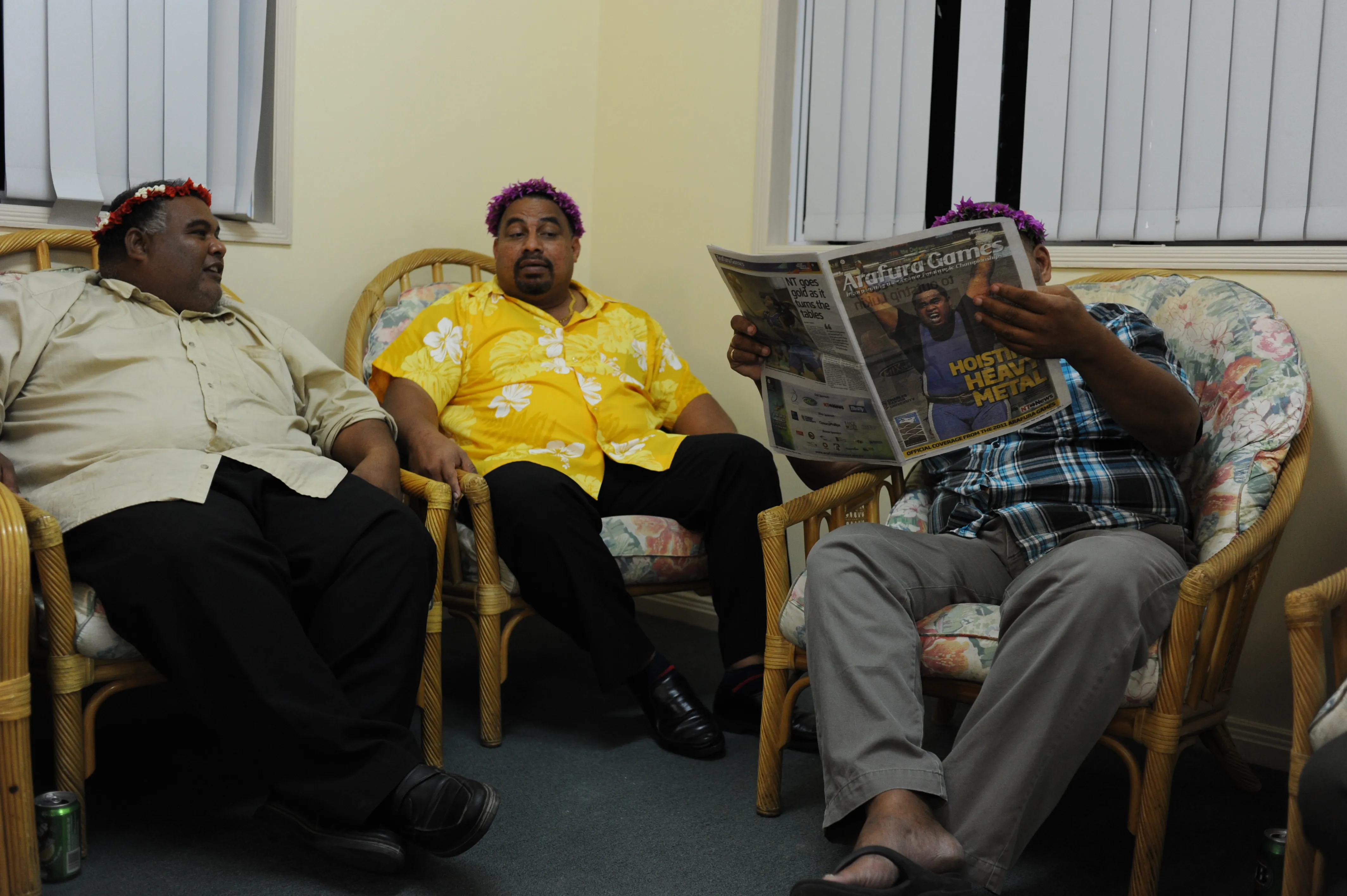 ministers in nauru read about itte detenamo in the newspaper